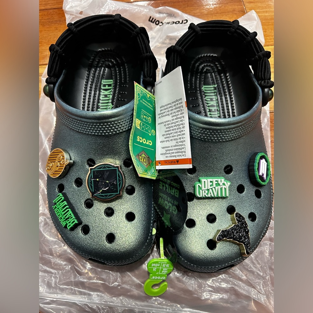 🧙‍♀️CROCS x Wicked Elphaba 🧙‍♀️Classic Clog Size Men’s 6/Women’s 8 NWT